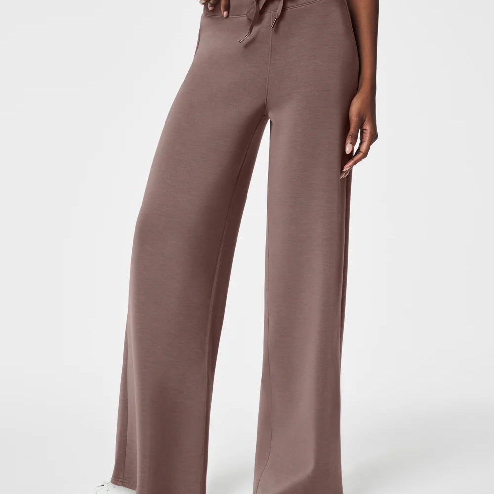 Air Essentials Wide Leg Pant